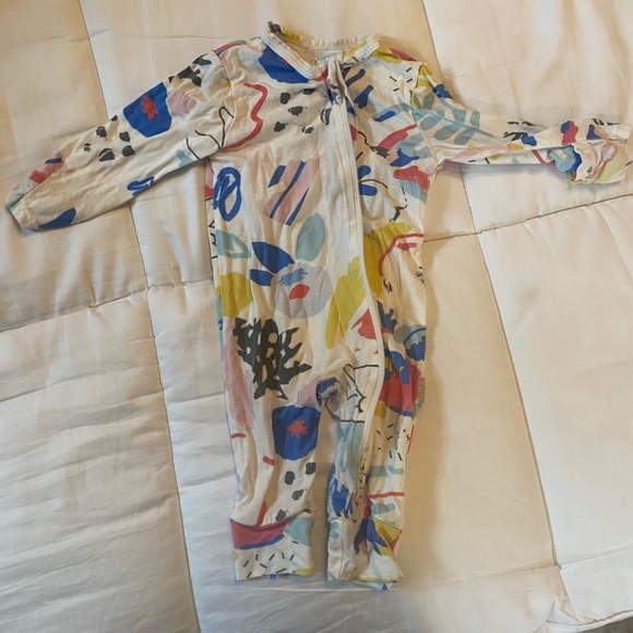 5 bamboo zip ups -bundle! 0-3month - Picture 5 of 6